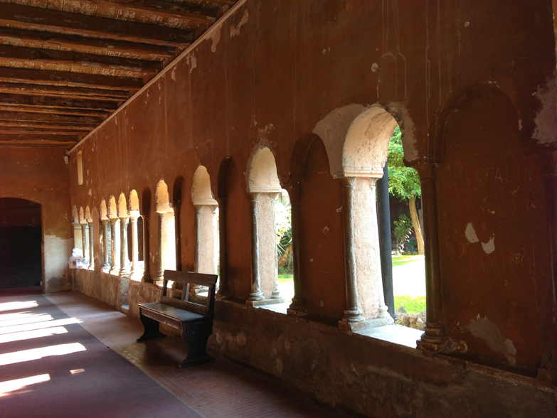 S. Cosimato cloister